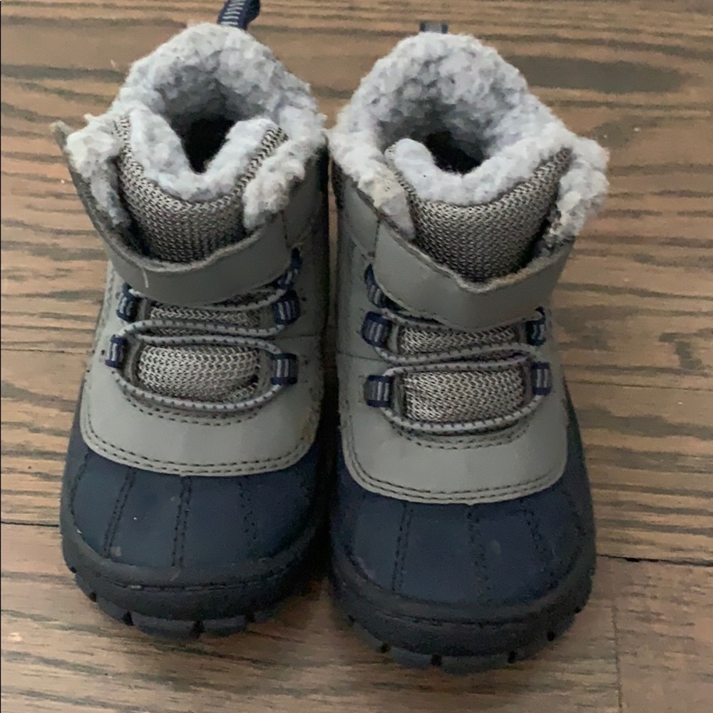 Kid snow boots